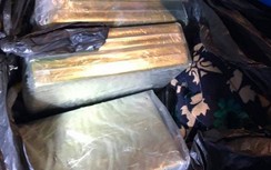 Truy bắt đối tượng vận chuyển 8 bánh heroin như phim hành động