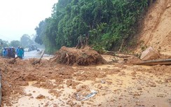 Sạt lở gây tắc đường Hồ Chí Minh nhánh Tây qua Quảng Trị