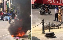 Hà Nội: Xe máy đang lưu thông bốc cháy ngùn ngụt trơ khung giữa phố