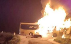 Xe khách bốc cháy lúc nửa đêm, 10 hành khách may mắn thoát nạn