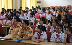 Hà Nội: Hơn 300 cán bộ đoàn, đội, tổng phụ trách được tuyên truyền ATGT