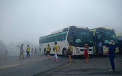 Dẹp nạn xe đậu đỗ tràn lan trên đèo Hải Vân sau phản ánh Báo Giao thông