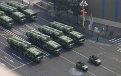 Trung Quốc phô diễn tên lửa đạn đạo Đông Phong 100