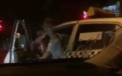 Làm rõ việc tài xế taxi Thanh Nga hung hăng đòi đốt xe người dừng đèn đỏ