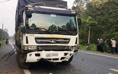 "Xế hộp" đâm trực diện xe tải, một người chết trên QL20