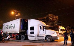 Nghi say xỉn nằm bên lề đường, nam thanh niên bị xe container cán chết