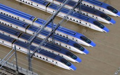 Tàu cao tốc Nhật Bản ngập trong nước lụt, 19 người chết sau bão Hagibis