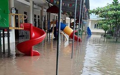 Mưa lớn gây chia cắt, hàng ngàn học sinh Hà Tĩnh phải nghỉ học