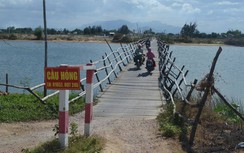 Dân một huyện ở Quảng Nam "đánh đu tính mạng" trên cây cầu sắp sập