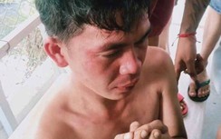 Phẫn nộ người cha đánh con dã man, cộng đồng mạng kéo đến nhà trả thù