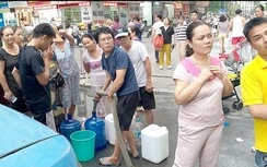 Nỗi khổ không giống ai của người giàu khi.... mất nước