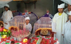 Xót cảnh ba con thơ côi cút khi mất cả bố lẫn mẹ vì tai nạn giao thông