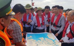 Bộ trưởng GTVT chỉ đạo nóng tại hiện trường tàu chìm trên sông Lòng Tàu