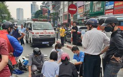 Người đàn ông đi xe máy tông vào trụ bê tông cầu Thái Hà, tử vong tại chỗ