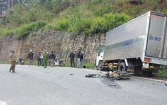 Tông trực diện xe tải, hai học sinh lớp 10 tử vong