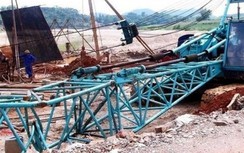 “Giải cứu” xe tải, nam công nhân tử vong do xe cẩu gãy
