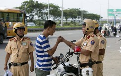 CSGT TP.HCM mở đợt tổng kiểm soát phương tiện dịp cuối năm