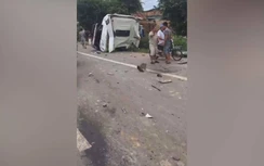 Video: Hiện trường đầu xe tải văng xa sau va chạm tại Bình Dương