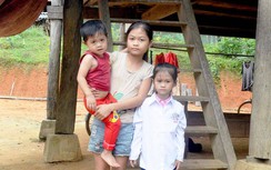 Bé 12 tuổi phải nghỉ học gánh vác việc nhà thay bố mẹ