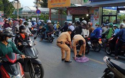 Va chạm với xe tải, nam thanh niên tử vong trên đường nhập viện