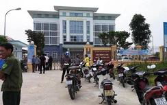 Xông vào công ty, đe dọa bảo vệ, cướp xe máy để... đi đám cưới