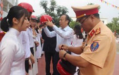Lễ phát động học sinh, sinh viên chấp hành pháp luật về ATGT
