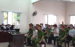 Nguyên Bí thư thị xã Bến Cát ra tòa sau vụ mua đất giá "bèo"