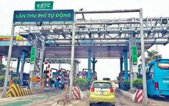 Từ 11/11, phạt nghiêm xe không dán thẻ đi vào làn thu phí không dừng