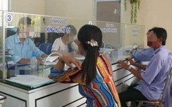 Cán bộ hành dân 5 lần đi lại để làm giấy khai sinh bị cách chức