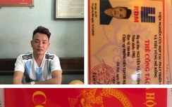 Hai thanh niên dùng thẻ nhà báo giả để xin CSGT bỏ qua vi phạm giao thông