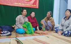 Nha Trang: Hàng ngàn hộ dân vùng sạt lở đến nơi an toàn trú bão