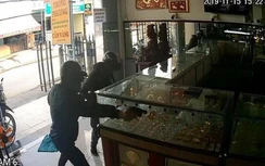 Vụ nổ súng cướp tiệm vàng ở Hóc Môn, TP.HCM diễn ra thế nào?