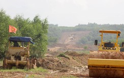 Gỡ vướng mặt bằng cao tốc Cam Lộ - La Sơn