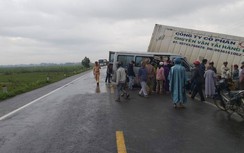 Xe container va chạm với ô tô khách, 2 người tử vong, 12 người bị thương