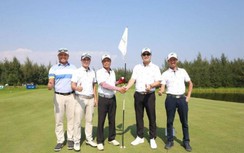 Choáng khi tay golf giành 4 xe Mercedes sau 1 cú đánh