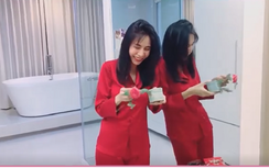 Sinh nhật Thủy Tiên, Công Vinh tặng vợ cục tiền