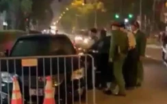 Tài xế xe ô tô biển xanh nghi say rượu gây tai nạn rồi bỏ chạy