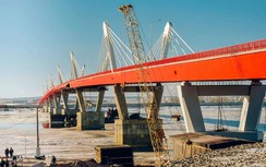 Đã hoàn thiện cầu đường bộ đầu tiên nối Nga - Trung Quốc