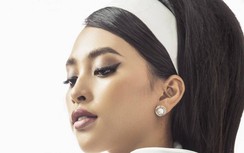 Tiểu Vy lạ mắt với hình ảnh quý cô thập niên 60