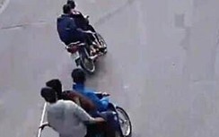 Bắt 5 thanh niên mang mã tấu “diễu” phố "huyết chiến" vì mâu thuẫn facebook