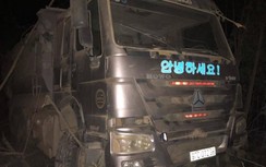 Tài xế xe tải tử vong sau cú lật xuống độ sâu hơn 10m trong đêm
