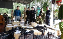 Bắt giữ 2 cha con ở Quảng Bình tàng trữ gần 1 tấn pháo lậu