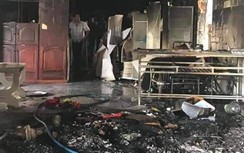 Thanh niên nghi ngáo đá cố thủ trong nhà vệ sinh sau khi đốt nhà