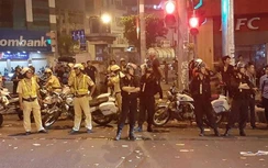 Hàng trăm xe máy "đi bão" phạm luật bị CSGT xử lý