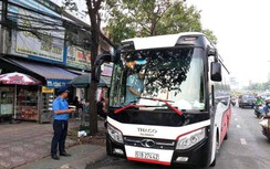 TP HCM: Hàng loạt nhà xe ngang nhiên đón trả khách nơi có biển cấm