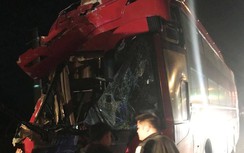 Hai xe khách tông nhau, 1 người chết, 3 người bị thương