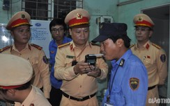 CSGT trắng đêm đo nồng độ cồn nhân viên đoàn tàu, ga đường sắt