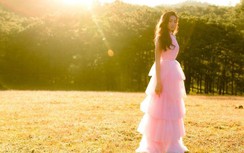 Lọt top 12 Miss World, Lương Thùy Linh như bông hồng "thả dáng" giữa Đà Lạt