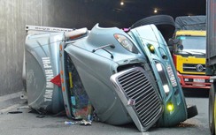 Xe container lật trong hầm chui ngã tư Vũng Tàu, QL51 ùn tắc hàng km