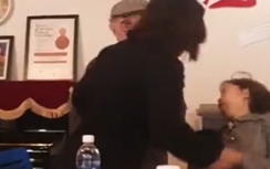 Phụ huynh tát thẳng vào mặt giáo viên trung tâm nghệ thuật ở Đà Nẵng